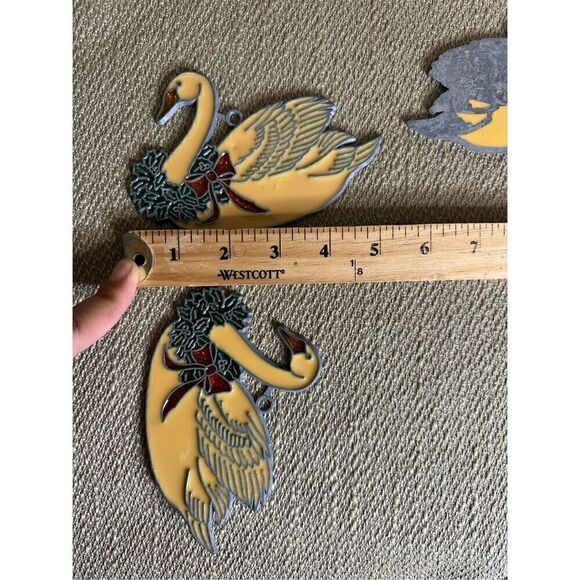 Vintage Glass Suncatchers Christmas Wreaths Swans 3 piece lot MCM - Picture 7 of 7